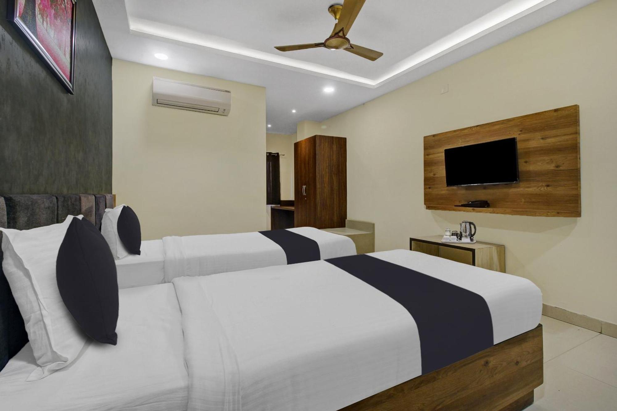 Collection O Hotel Swagath Pride Mancheral Ngoại thất bức ảnh