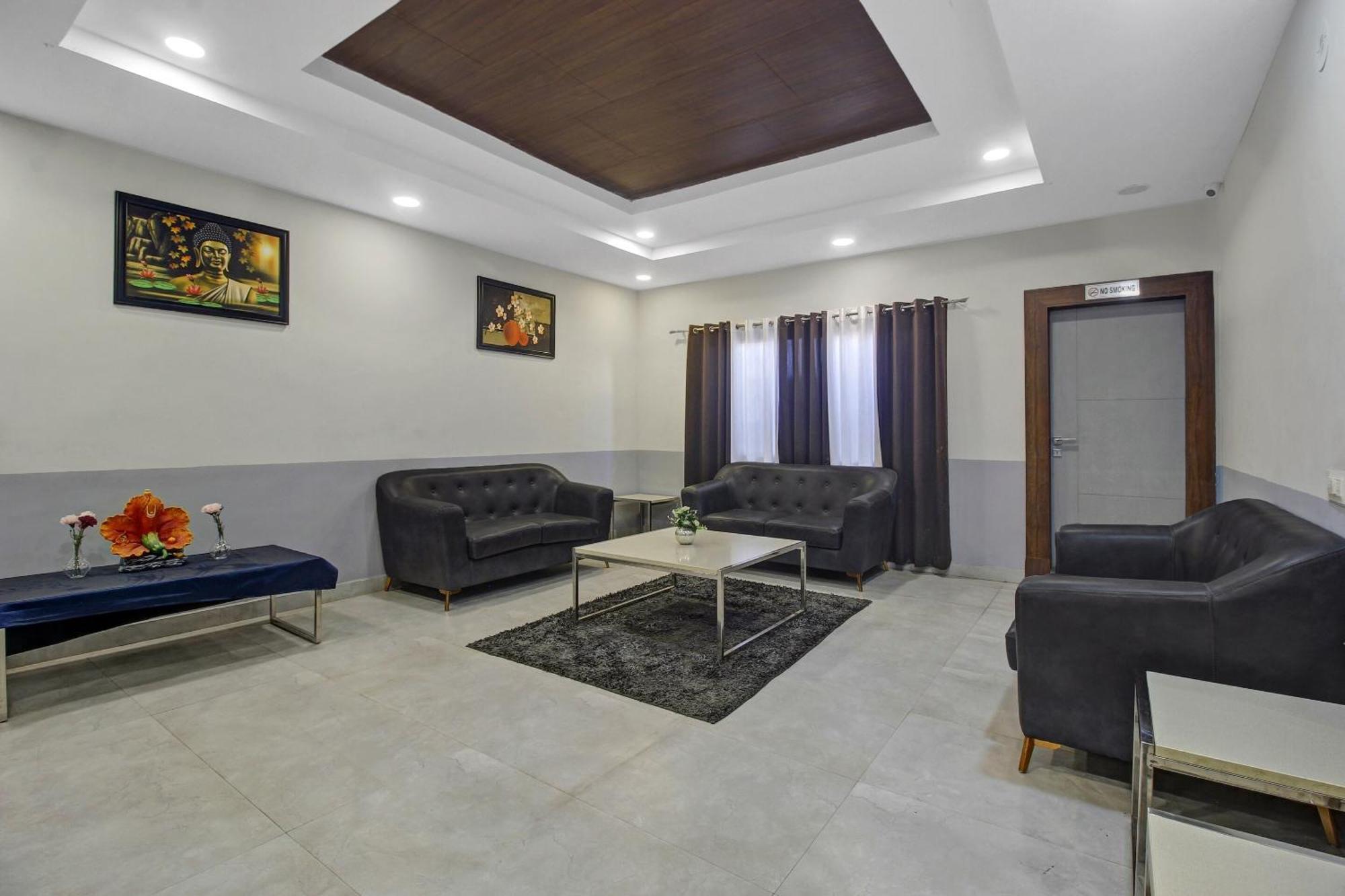 Collection O Hotel Swagath Pride Mancheral Ngoại thất bức ảnh
